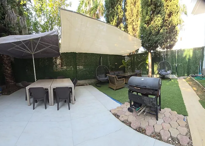 Elit1 12plus Beds Full Triplex In Golf Area With Private Pool & Garden Wifi Netflix Full Kitchen & Bed Equipments Air Conditions Free Parking Villa *