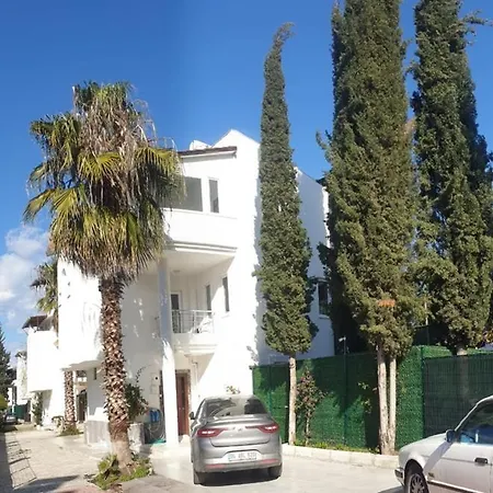 Elit1 12plus Beds Full Triplex In Golf Area With Private Pool & Garden Wifi Netflix Full Kitchen & Bed Equipments Air Conditions Free Parking Belek