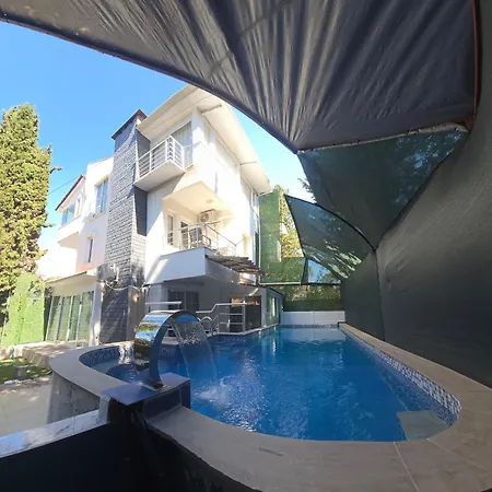 Greenvilla1 Belek-15 Beds-7Rooms Full Triplex Villa In Belek With 10Meter Private Pool & Garden Wi-Fi- Full Kitchen & Bed Equipments-New Air Conditions Free Parking 3Shower & Wc * 贝莱克