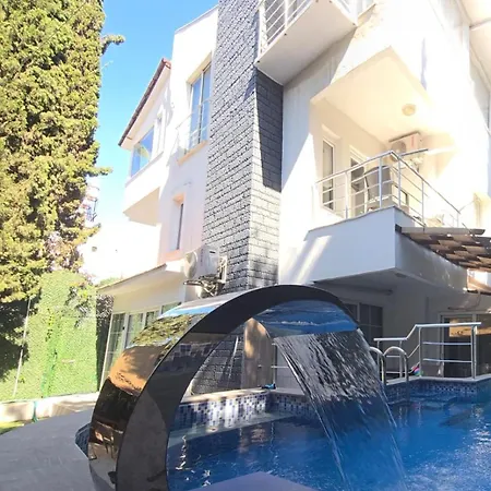 Greenvilla1 Belek-15 Beds-7Rooms Full Triplex Villa In Belek With 10Meter Private Pool & Garden Wi-Fi- Full Kitchen & Bed Equipments-New Air Conditions Free Parking 3Shower & Wc * Μπέλεκ