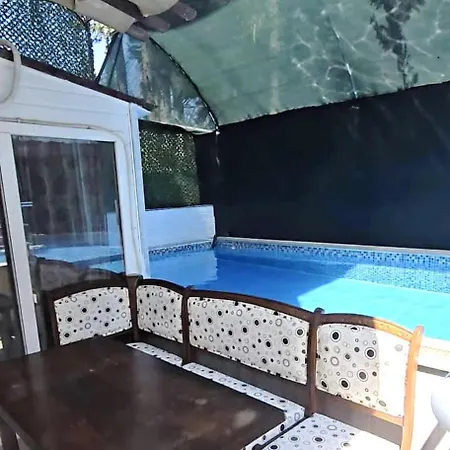 Greenvilla1 Belek-15 Beds-7Rooms Full Triplex Villa In Belek With 10Meter Private Pool & Garden Wi-Fi- Full Kitchen & Bed Equipments-New Air Conditions Free Parking 3Shower & Wc וילה באלאק