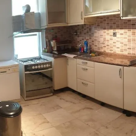 Elit1 10 Beds Full Triplex In Golf Area With Private Pool & Garden Wifi Netflix Full Kitchen & Bed Equipments Air Conditions Free Parking Villa *