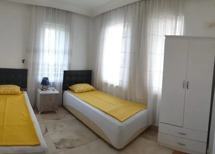 Elit1 12plus Beds Full Triplex In Golf Area With Private Pool & Garden Wifi Netflix Full Kitchen & Bed Equipments Air Conditions Free Parking * 베렉