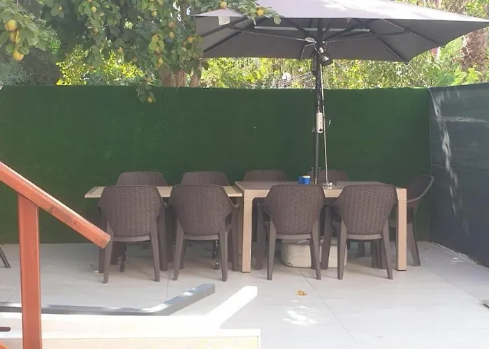 Elit1 12plus Beds Full Triplex In Golf Area With Private Pool & Garden Wifi Netflix Full Kitchen & Bed Equipments Air Conditions Free Parking 베렉